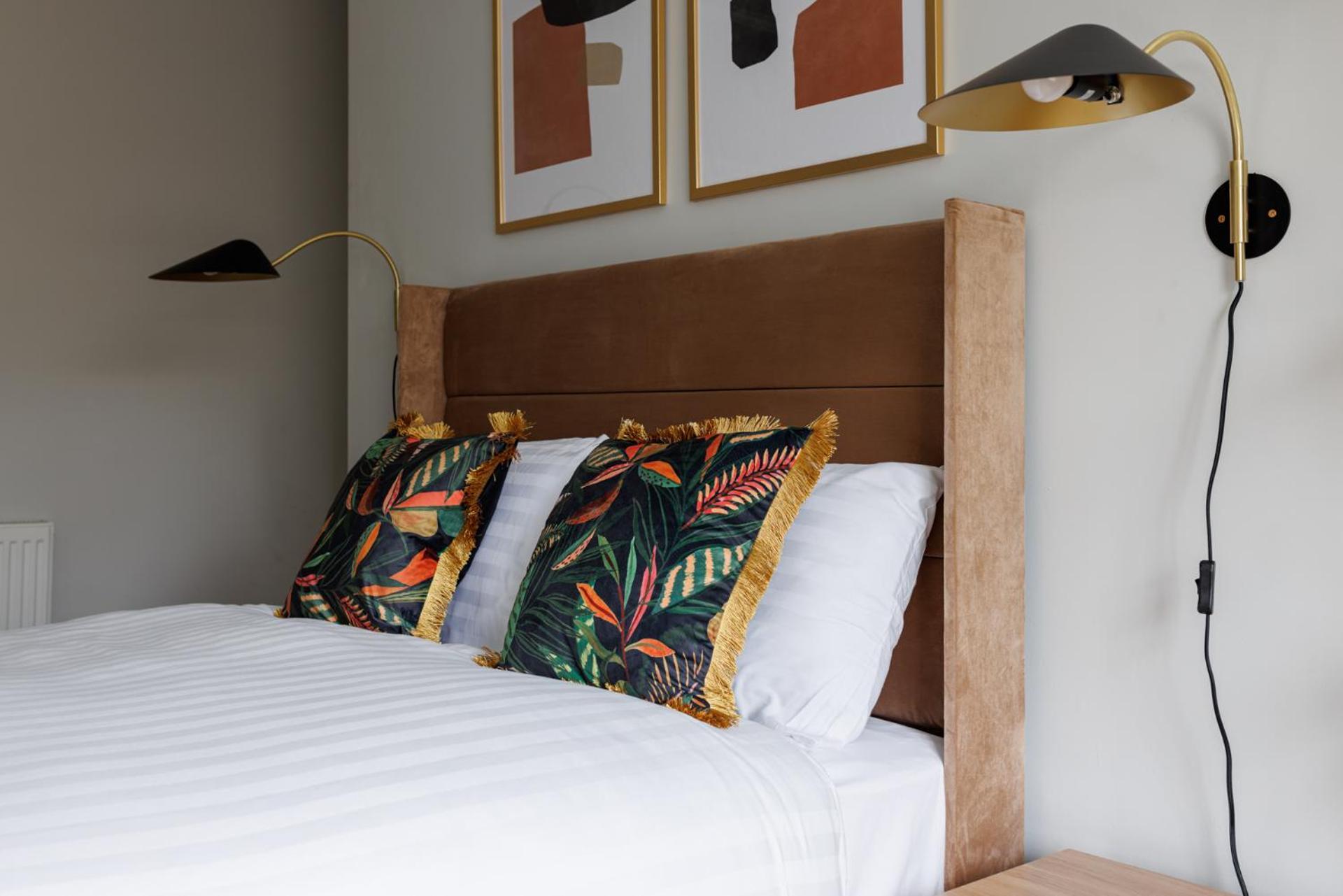 Holiday home Flatzy - Centre Mansion, Sleeps 20, 5 Baths Liverpool