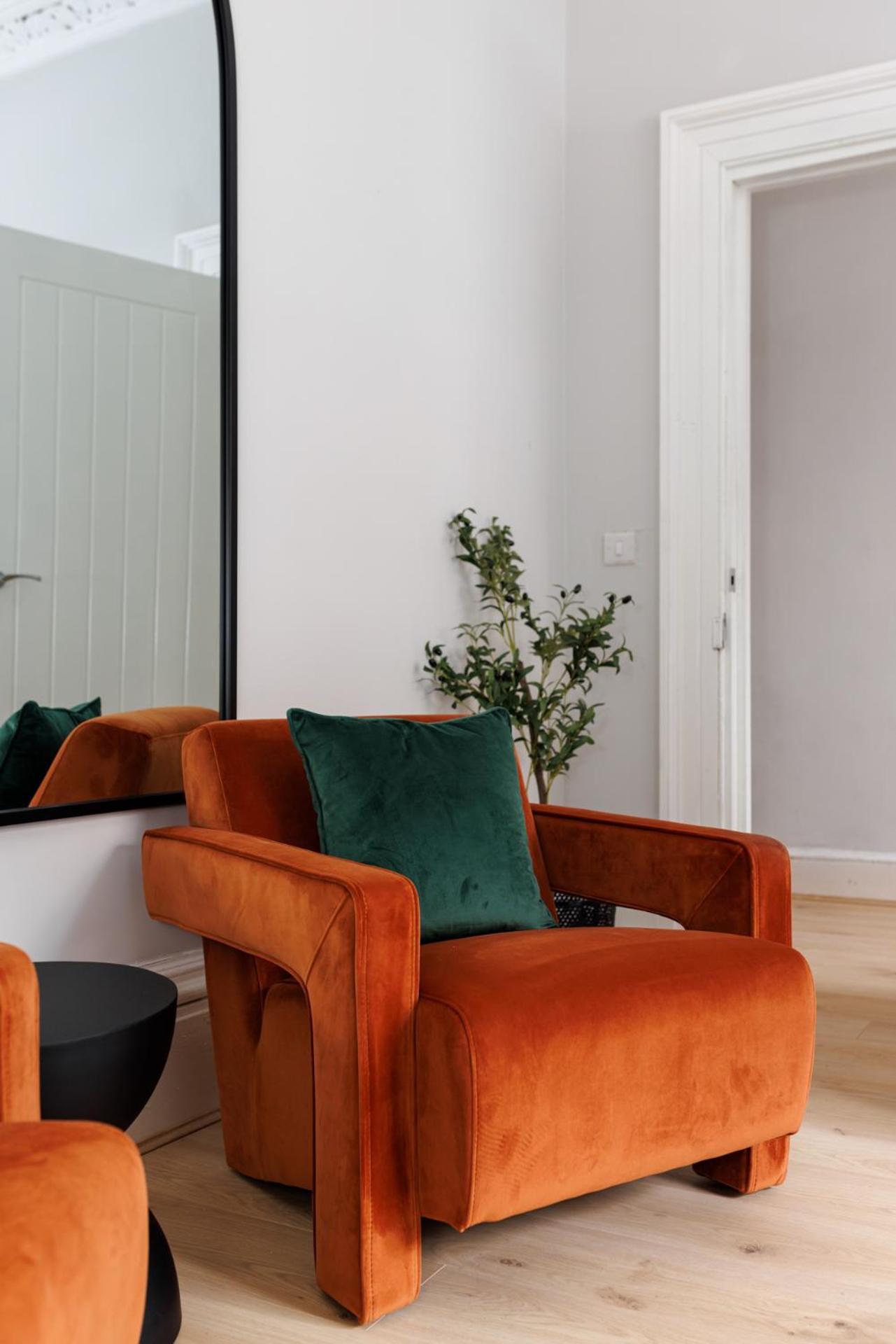 Flatzy - Centre Mansion, Sleeps 20, 5 Baths Holiday home Liverpool