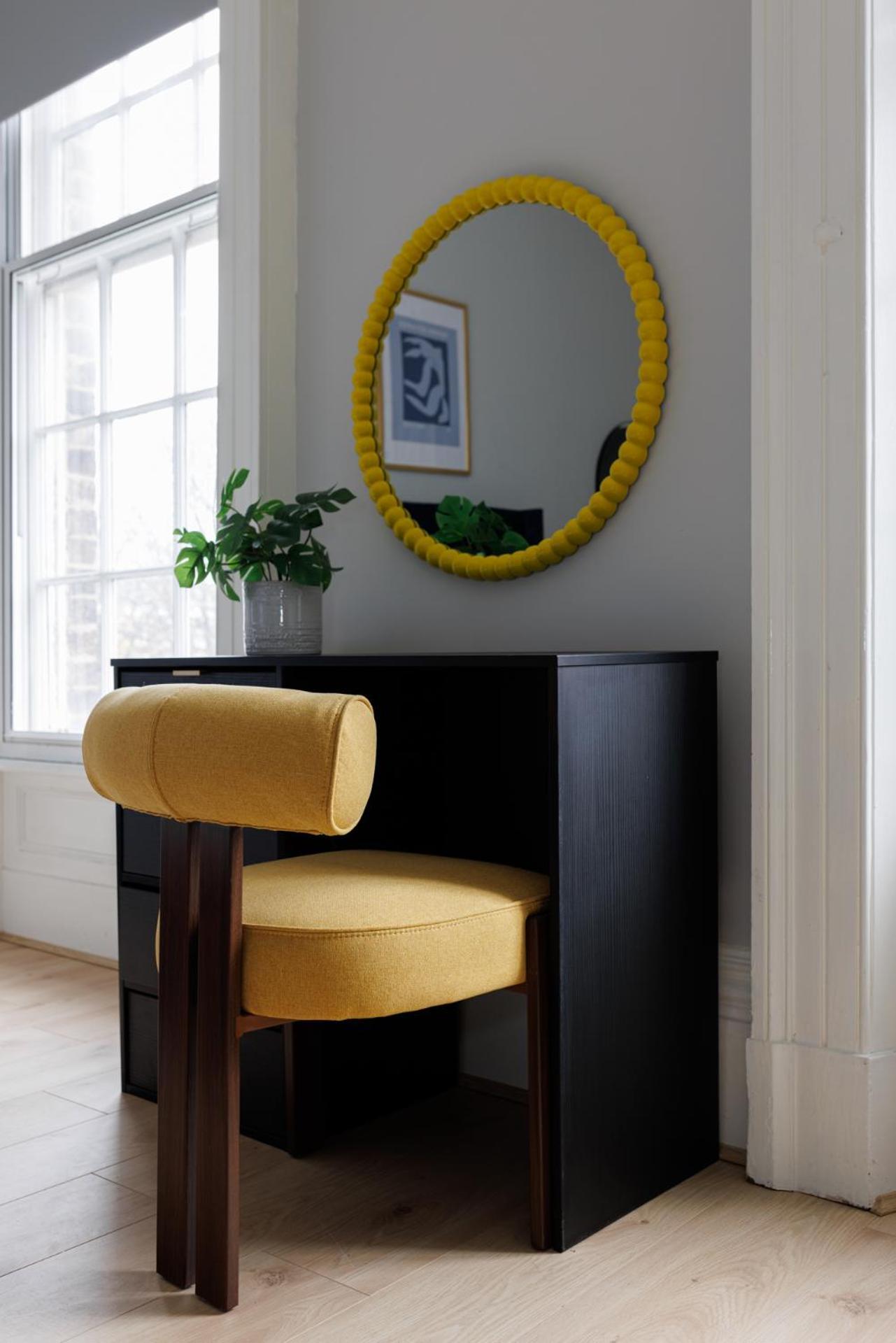Flatzy - Centre Mansion, Sleeps 20, 5 Baths